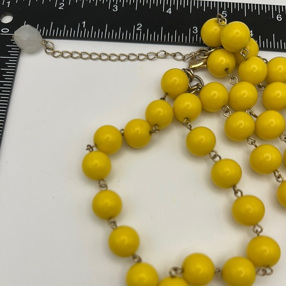 Yellow and White Beaded Necklace - Picture 3 of 4